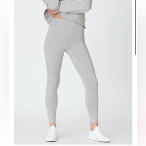Yellow Label Co Light Grey Leisure Leggings Size Small